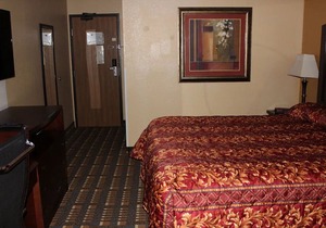 Coratel Inn & Suites Stillwater - Standard 1 King Bed Non-Smoking