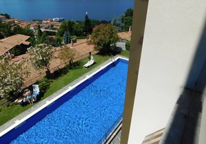 Cordelia 3 with lake view and pool