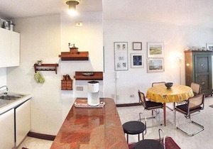 Cordelia 3 with lake view and pool