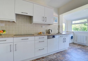 Cornerways - Four Bedroom House, Sleeps 8