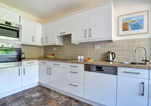 Cornerways - Four Bedroom House, Sleeps 8
