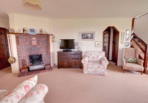 Cornerways - Four Bedroom House, Sleeps 8