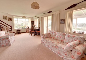 Cornerways - Four Bedroom House, Sleeps 8