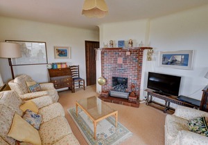 Cornerways - Four Bedroom House, Sleeps 8