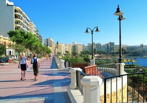 Cosy 1BR Penthouse with Terrace, Great Location