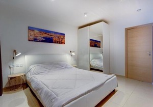 Cosy 1BR Penthouse with Terrace, Great Location