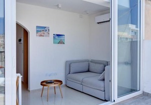 Cosy 1BR Penthouse with Terrace, Great Location