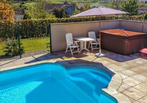 Cosy Apartment in Segonzac with Swimming Pool