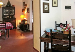Cosy apartment in villa with pool, WIFI, TV, terrace, pets allowed, panoramic view and parking