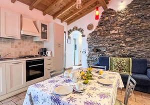 Cosy apartment in villa for 4 people with WIFI, TV, patio and pets allowed