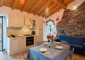 Cosy apartment in villa for 4 people with WIFI, TV, patio and pets allowed