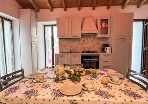 Cosy apartment in villa for 4 people with WIFI, TV, patio and pets allowed