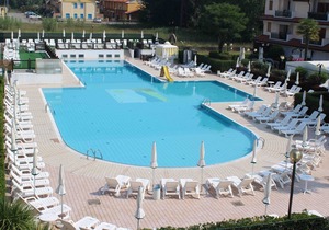 Cosy Holiday Home in Rosolina near Sea Beach