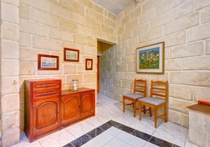 Cosy Maltese Townhouse Roof Terrace and Views