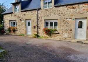 Cottage 3 * "Les Hortensias" renovated in a quiet MATIGNON-Fenced-Parking