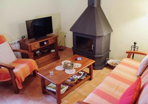 Cottage in Maians with Sea View & Pool