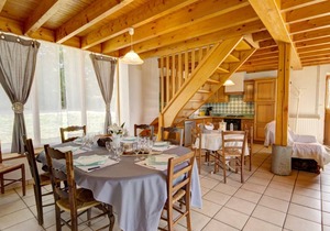 Cottage with fireplace, garden, and Wi-Fi in Les Salles