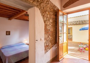 Country House / Farm House in Mercatale with 2 bedrooms sleeps 4