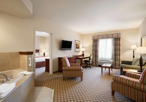 Country Inn & Suites by Radisson Manchester Airport NH
