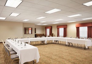 Country Inn & Suites by Radisson Manchester Airport NH