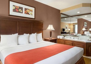 Country Inn & Suites by Radisson Cuyahoga Falls OH