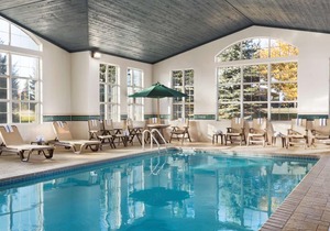 Country Inn & Suites by Radisson Eagan MN