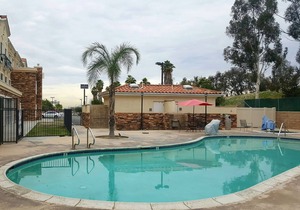 Country Inn & Suites by Radisson, San Bernardino (Redlands), CA