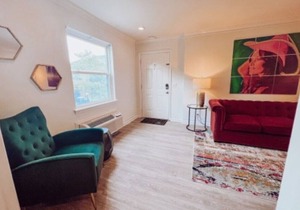Country Music Themed Condo Steps from Music Row