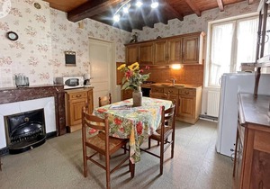 Countryside Retreat: Cozy 1BR Cottage, Farm Visit, Private Garden, Near Saint-Etienne