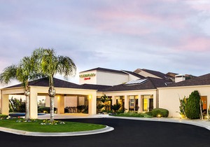 Courtyard by Marriott Fresno