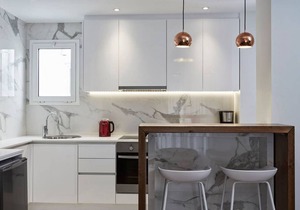 Cozy and Bright Two Bedroom Apartment in Kolonaki