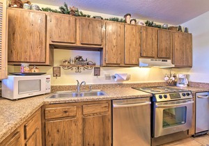 Cozy Angel Fire Condo < Half Mi to Resort!