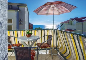 Cozy apartment in Omis with WiFi