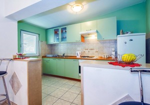 Cozy apartment in Omis with WiFi