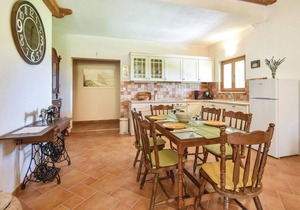 Cozy apartment in Ostrvica with WiFi