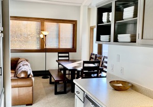 Cozy condo, Ski-in, one block from Main Street