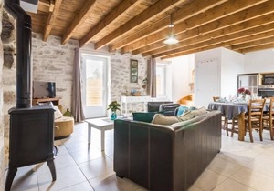 Cozy Countryside Home near Beach with Private Terrace, WiFi, and EV Charging