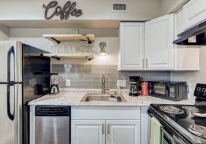 Cozy Downtown Condo/Perfect for a Couple