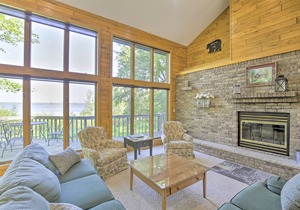 Cozy Expansive Lakefront Getaway w/ Spacious Deck!