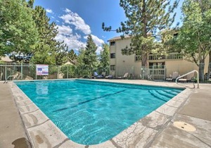 Cozy Family Condo in Mammoth Lakes with Balcony