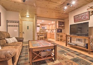 Cozy Family Condo in Mammoth Lakes with Balcony