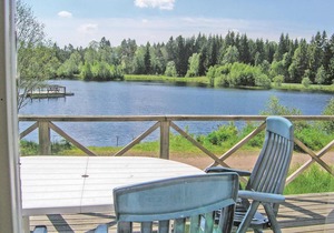 Cozy home in Långaryd with lake view