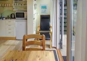 Cozy home in Vejers Strand with kitchen