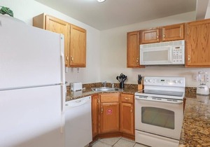 Cozy Oak Shores Unit 115 in Biloxi - Perfect for a Nice Getaway!