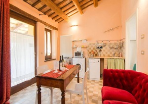 Cozy Retreat with Garden