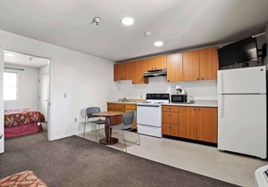 (Cozy studio, 1BED, 1BA, w/kitchen)