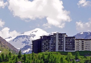 Cozy Studio for 4 with Mountain View, Near Ski Lifts and Shops