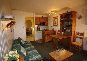 Cozy Studio in Tignes with South-Facing Balcony, 150m from Slopes