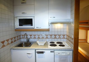 Cozy Studios in Tignes with Mountain Views, Balcony, Near Ski Lifts and Shops