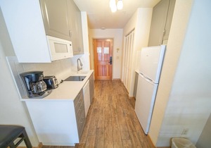 Cozy Updated Studio with a Central Location!